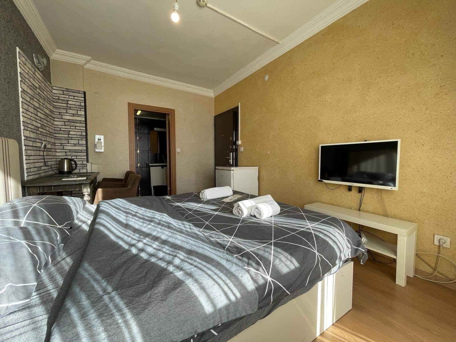 Zimmer mit Balkon