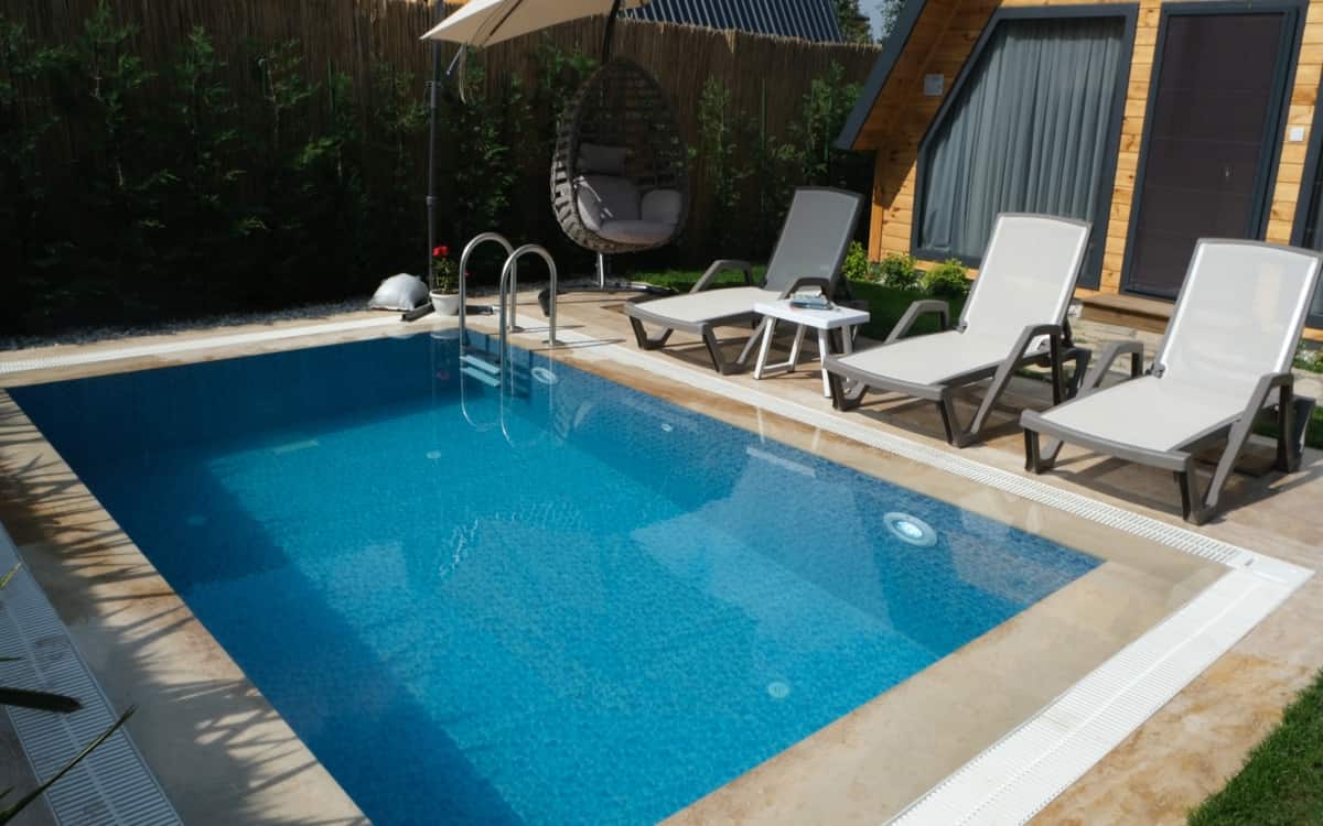 4-Şana, eigener Garten, mit beheiztem Pool