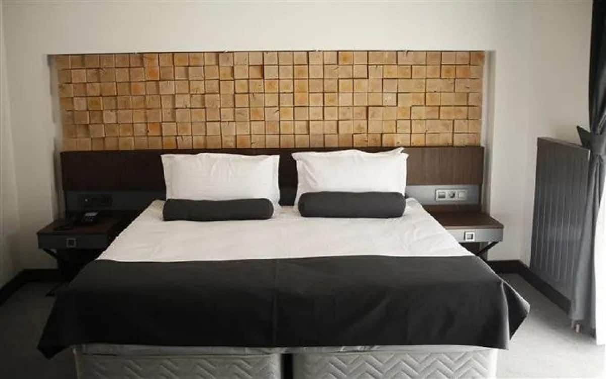 Steingebäude-Zimmer