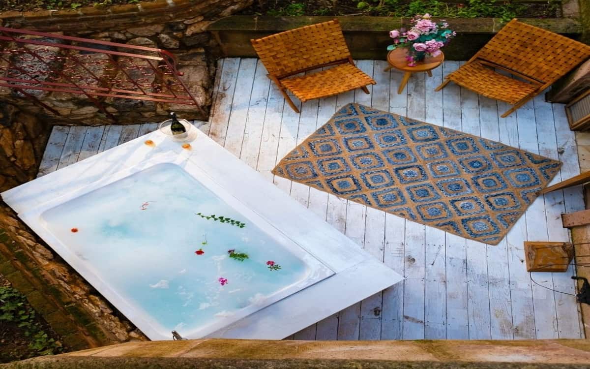 Zimmer mit Terrasse und Whirlpool