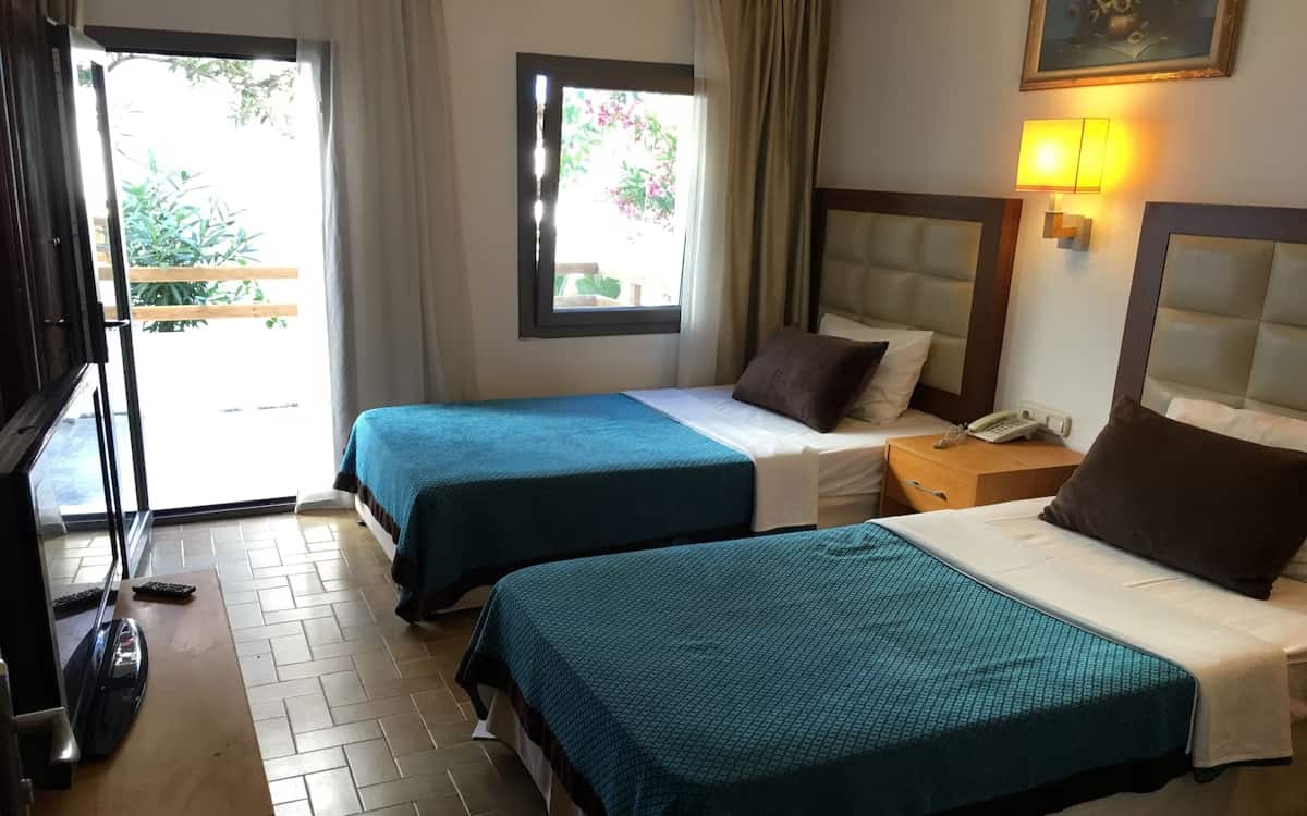 Standard-Doppel- oder Zweibettzimmer