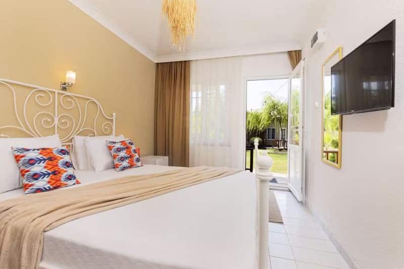 Kiraz-Gartenzimmer mit großem Einzelbett, Gartenblick, im Gartengeschoss (Zimmer 14m²)