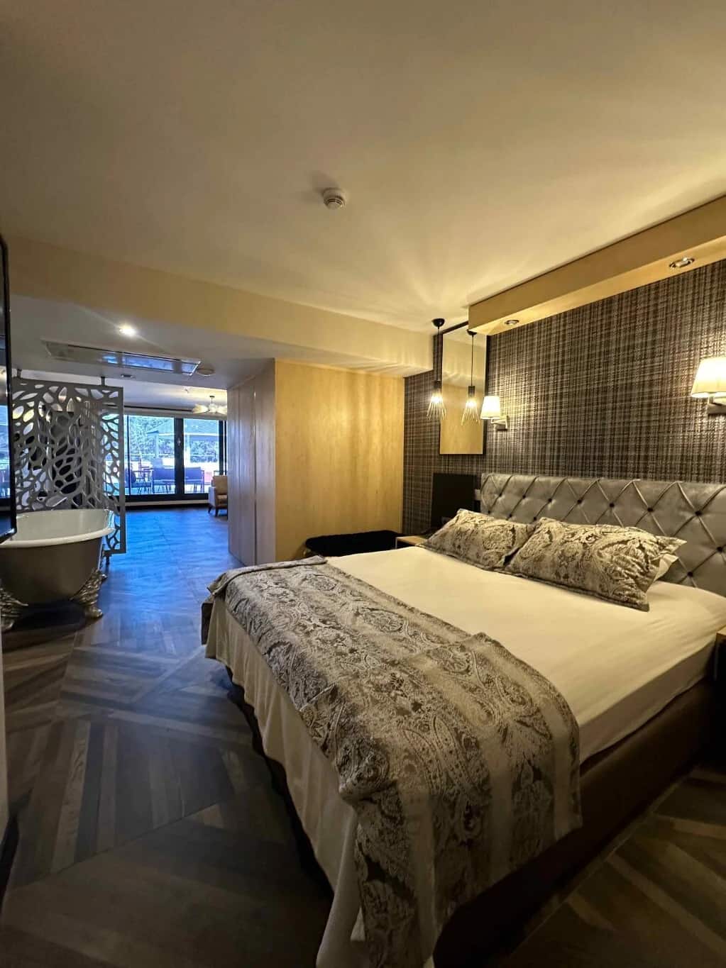 king suite silver