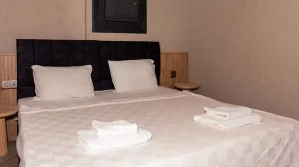 Standardzimmer mit französischem Bett oder zwei Einzelbetten