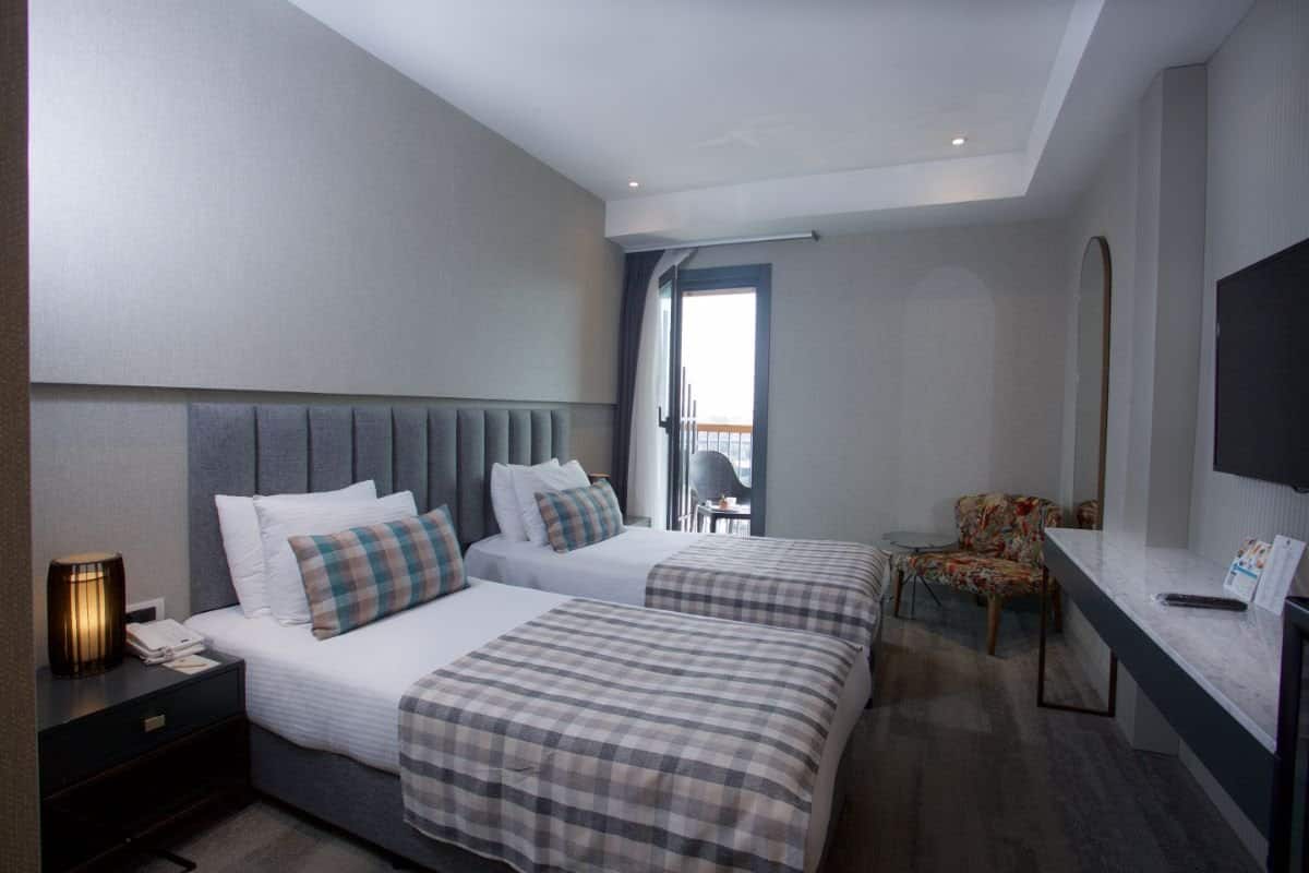 Standard-Zweibettzimmer mit Balkon