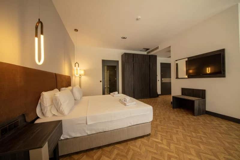 Superior Room with Air Conditioning, City View
