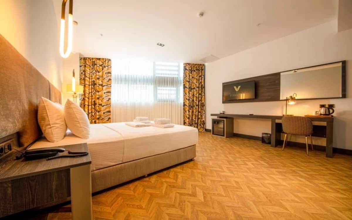 Family Suite with Air Conditioning, Street View