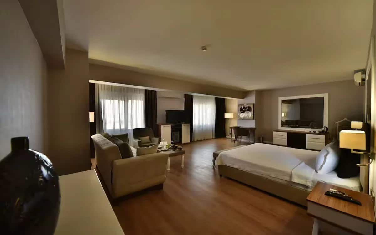 Executive-Suite mit Spa-Badewanne