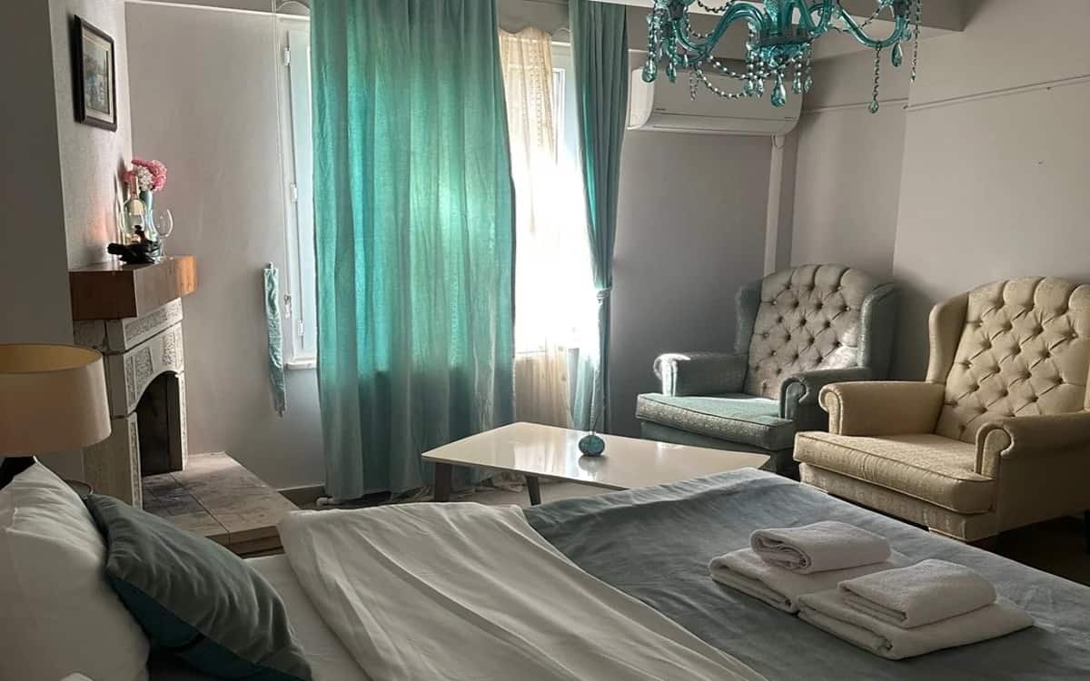 Standard-Zimmer mit Kamin
