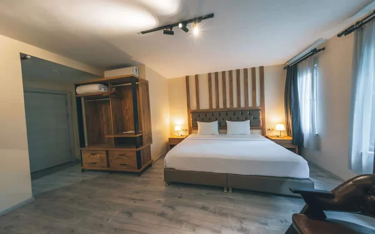 Standard-Zimmer mit großem Einzelbett