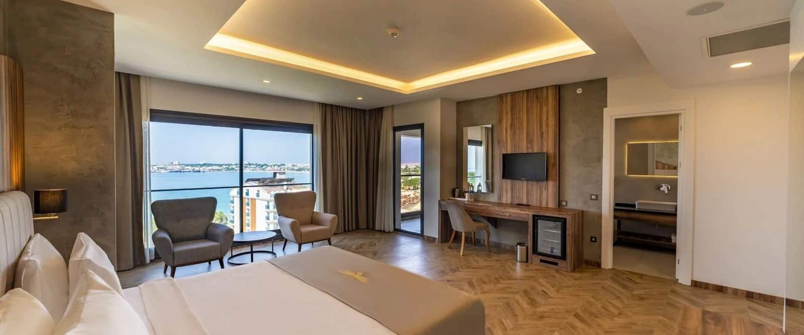 Zimmer mit Balkon, Meerblick