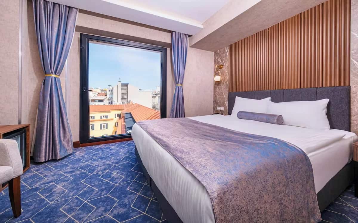 Standard-Doppel- oder Zweibettzimmer