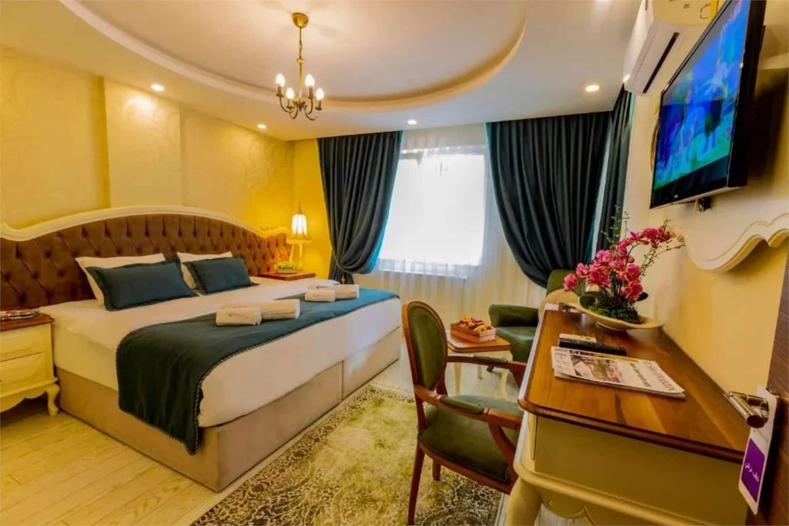 Room, Land View