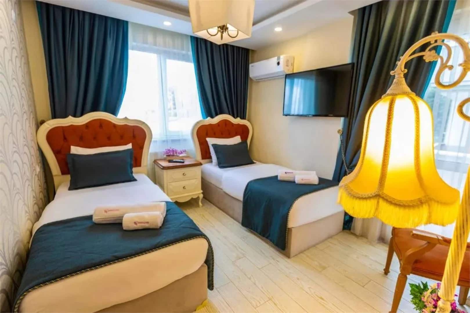Deluxe Suite