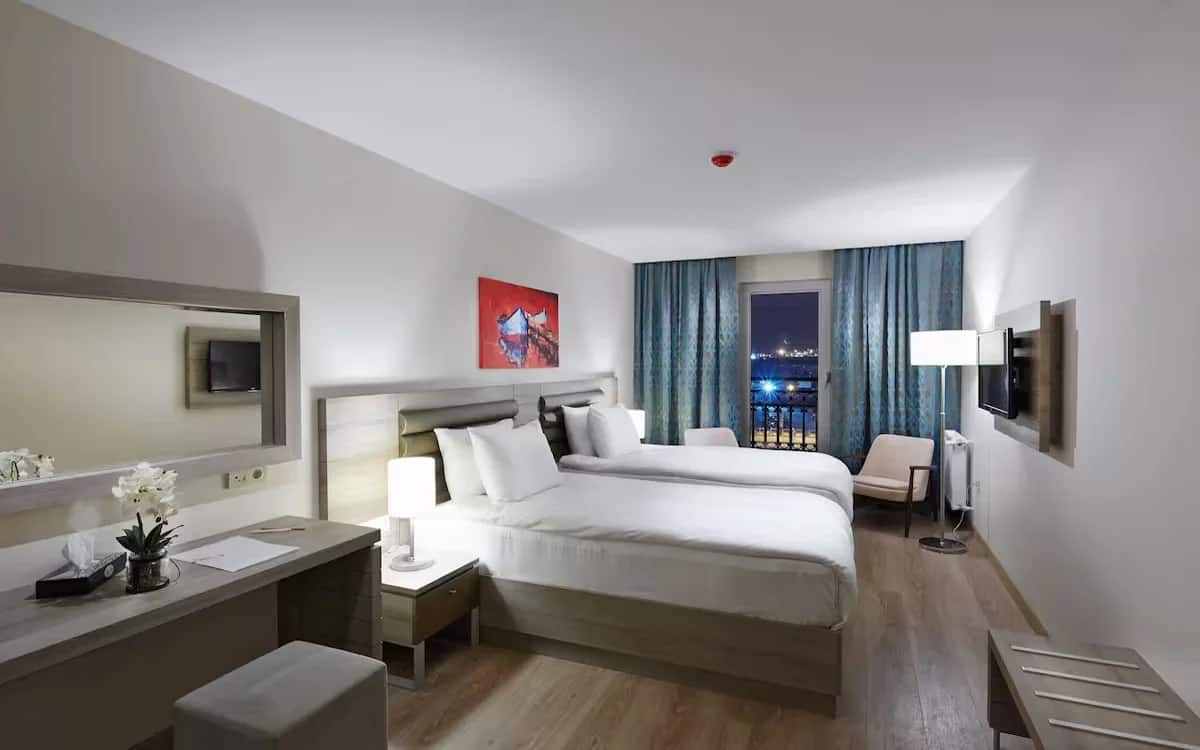 Superior Twin Bedroom