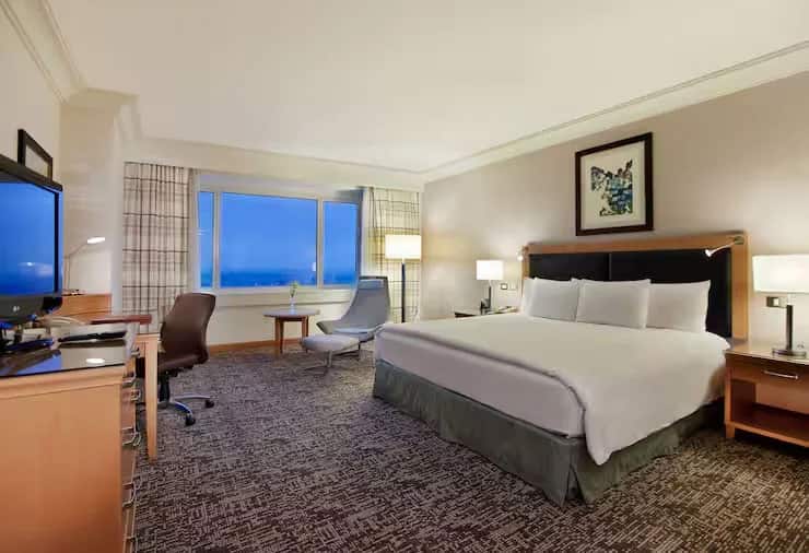 barrierefrei-Zimmer mit Kingsize-Bett