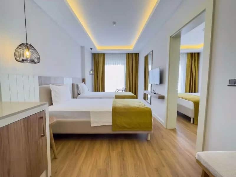 Family Room, Sea and City View, Family Only