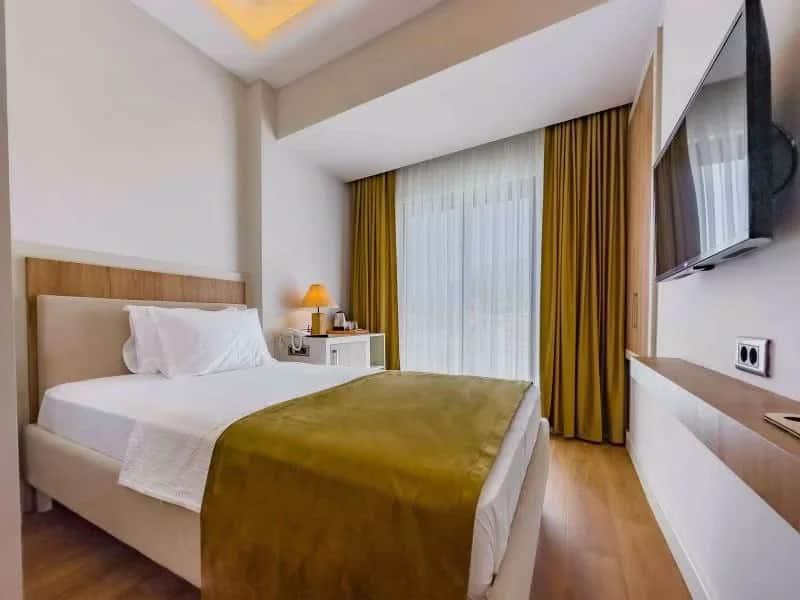Deluxe Single Non-Smoking Room, Sea View and City View