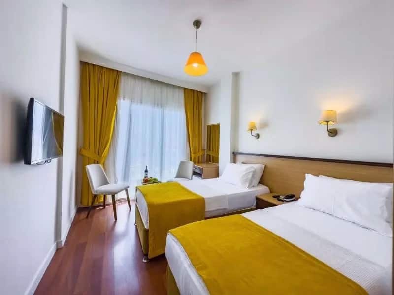 Standard Twin Non-Smoking Room Room, Sea View and City View