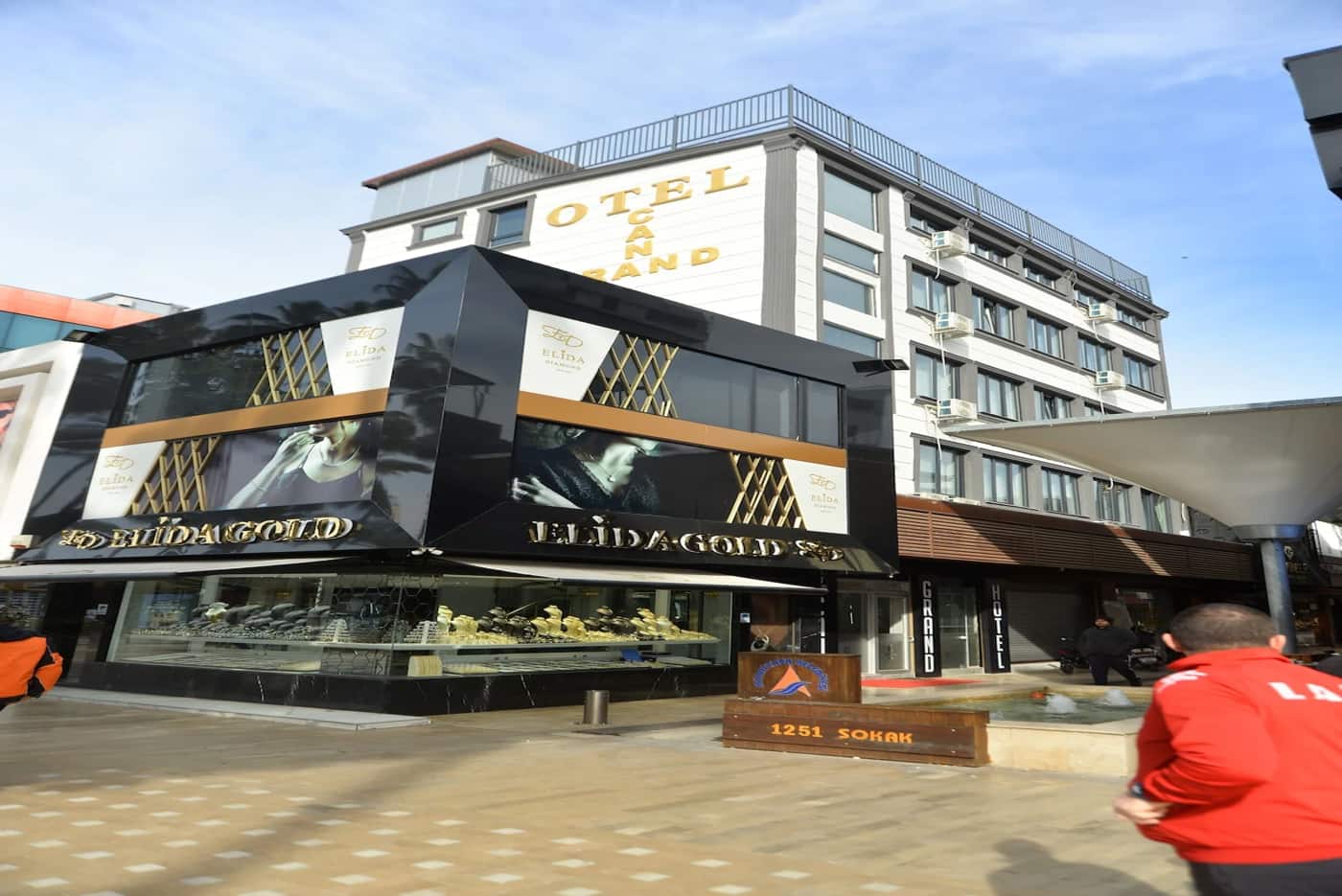 Can Grand Hotel
