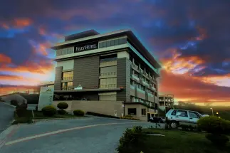 Hilly Hotel