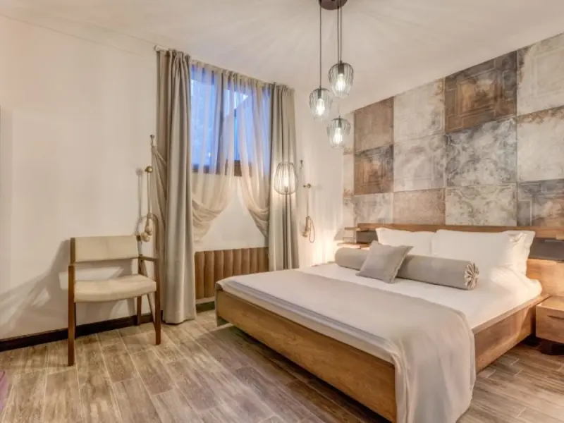 Parna Hotel ( 12+) 13