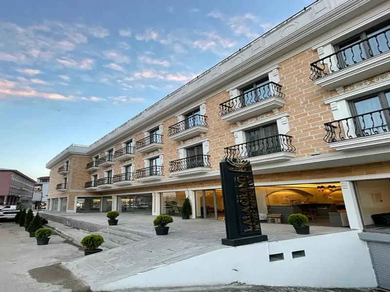 Lala Grand Hotel 4