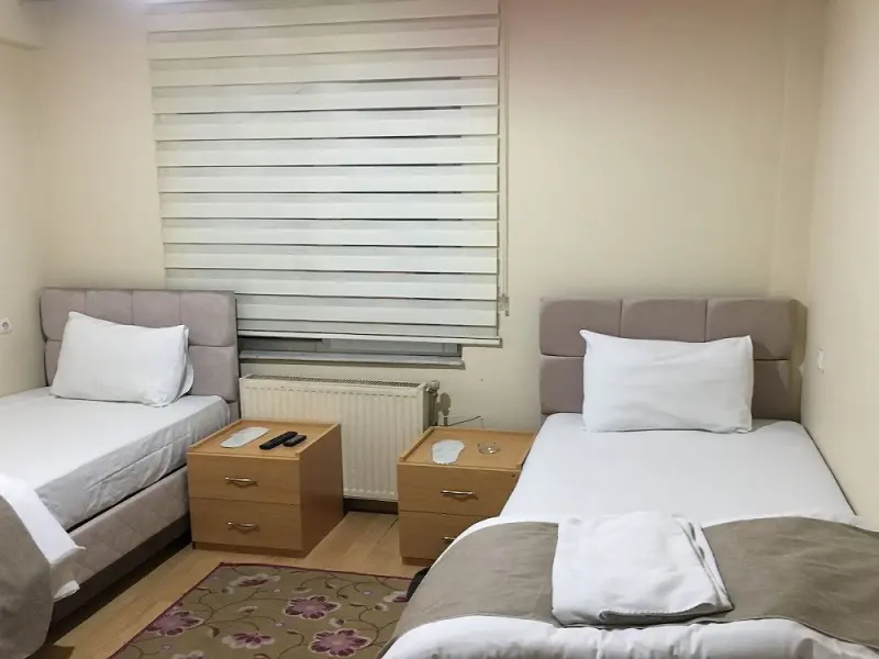 Uygun Otel 8
