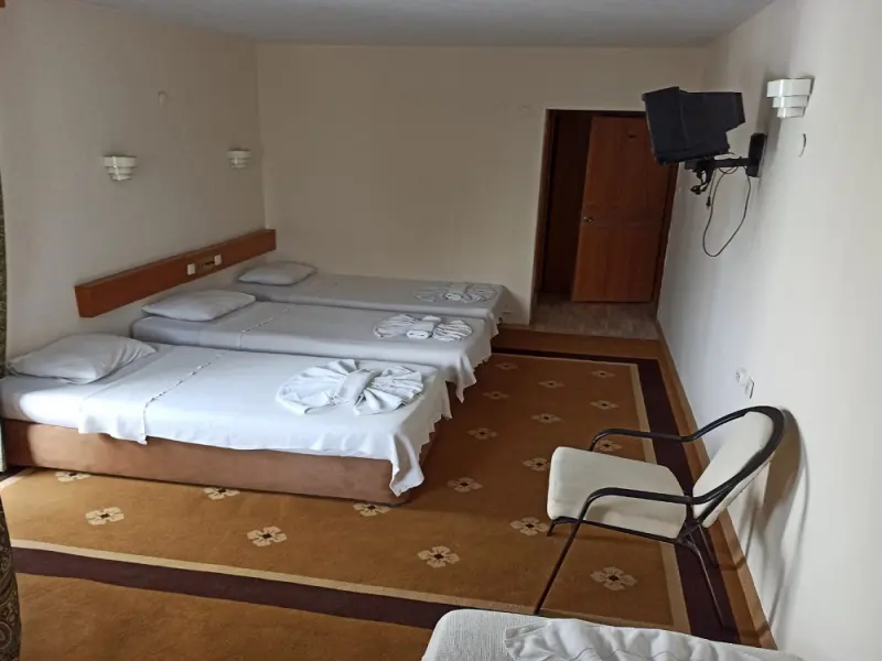 Dias Hotel 7