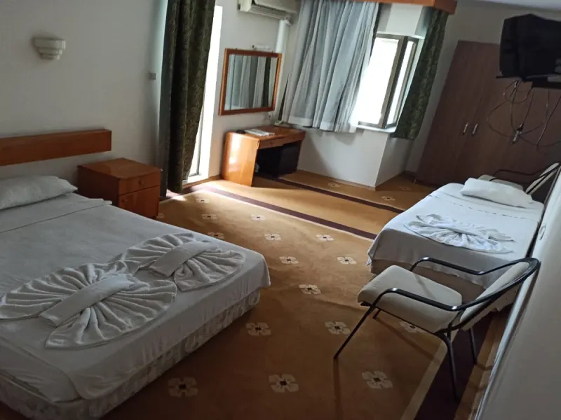 Dias Hotel 9