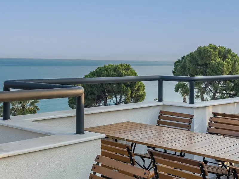 Rosy Suites Hotel 8