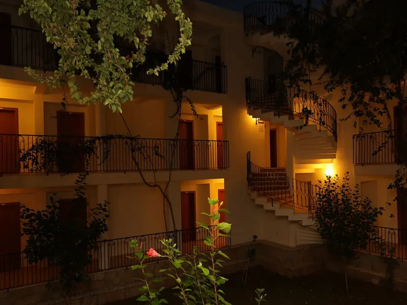 Mavruka Hotel 13