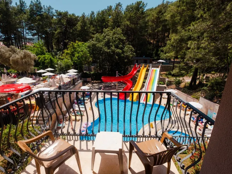 Hotel Pine Valley 1