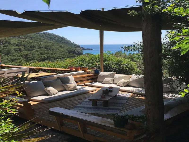 Turan Hill Lounge 15