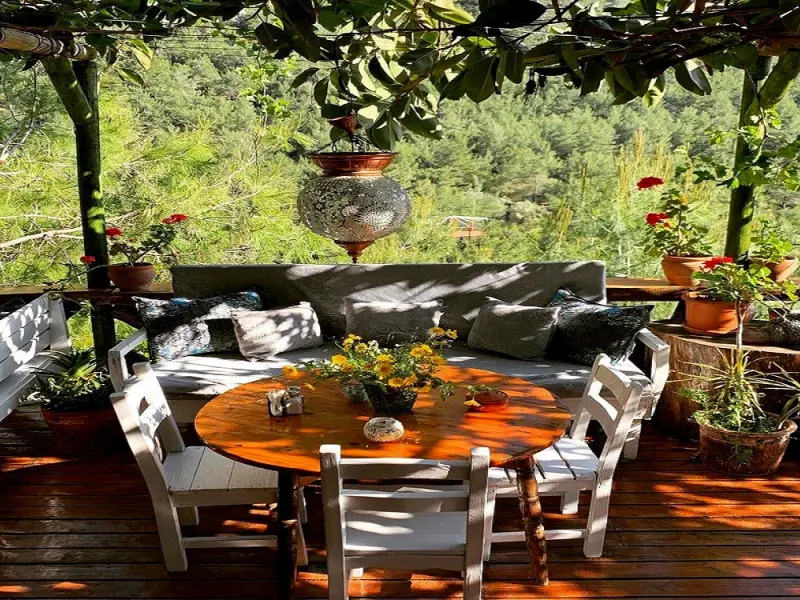 Turan Hill Lounge 2