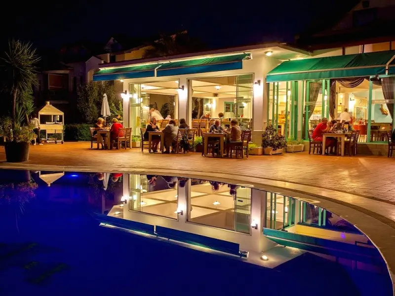Rebin Beach Hotel 11