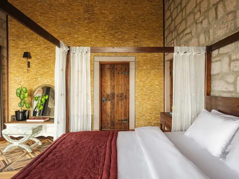 Simurg Inn 11