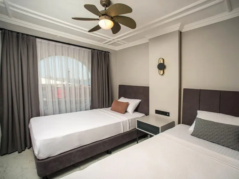 Art Suites Hotel 6