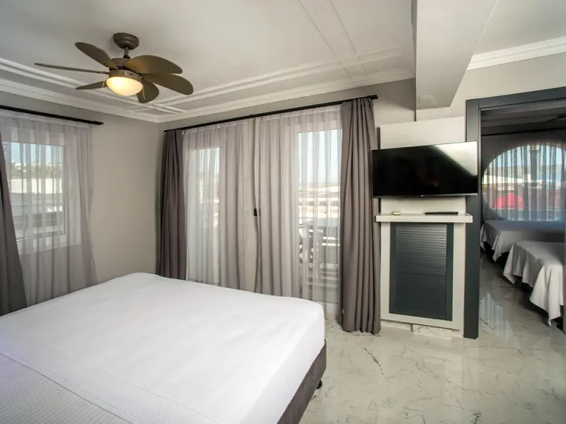 Art Suites Hotel 8