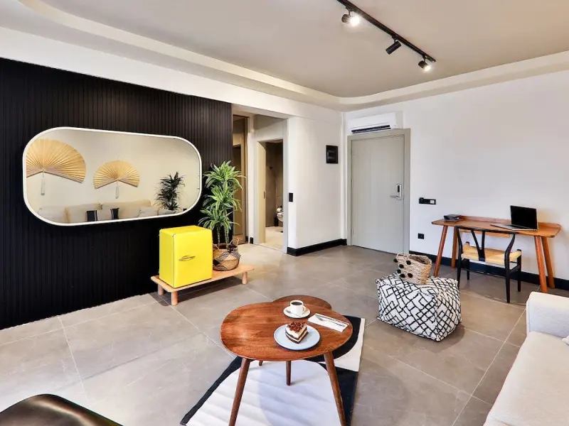 Luff Suites 18