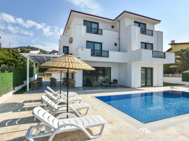 Ayvalık Beyaz Konak 1