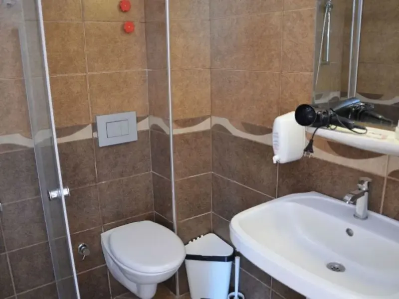 Varol Otel 18