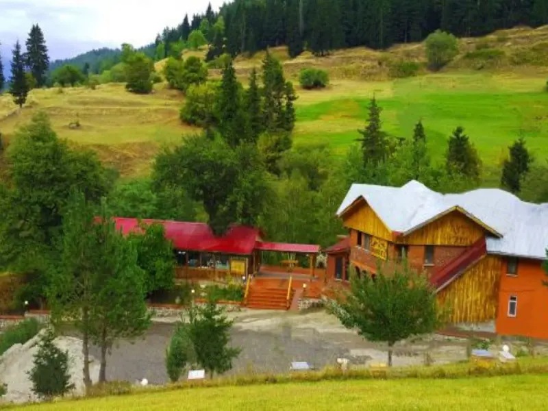 Laşet Restaurant & Bungalov Tatil Köyü 10