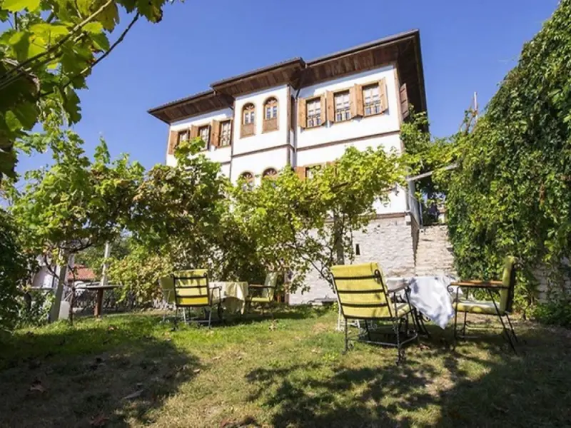 Çeşmeli Konak Hotel Garden 12