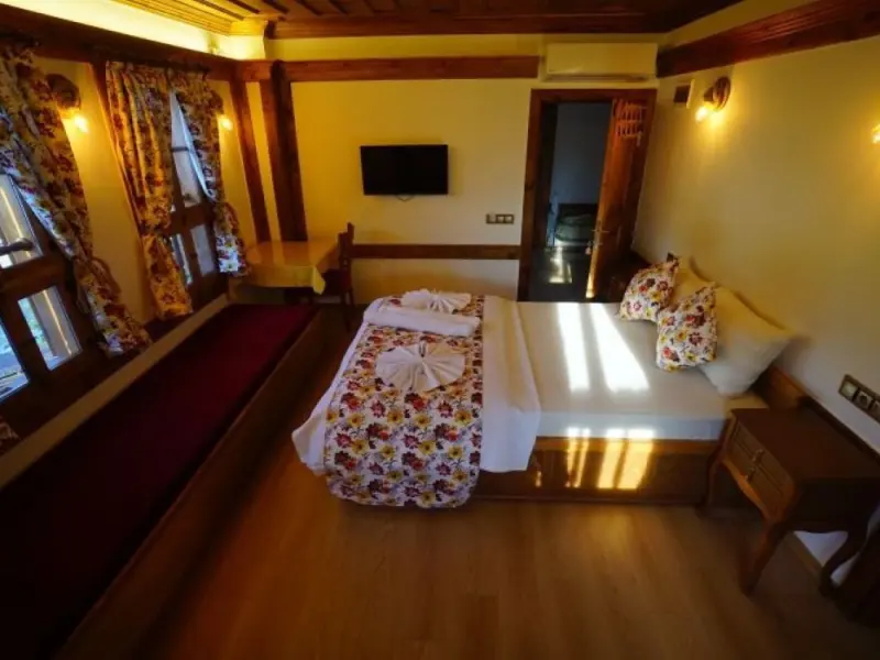 Çeşmeli Konak Hotel Garden 17