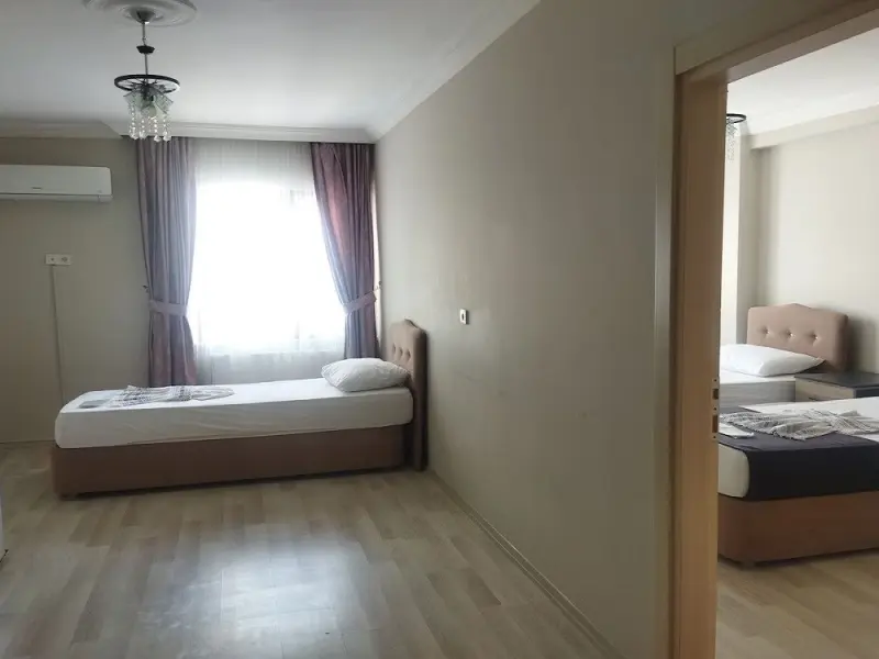 The Queens Suite Hotel 13