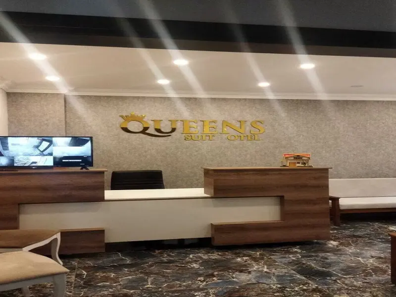The Queens Suite Hotel 3