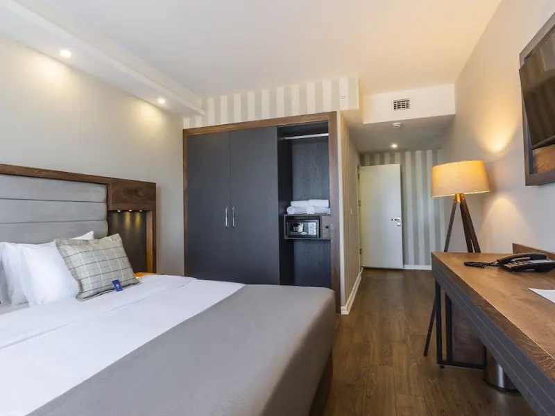 Misal Hotel 22