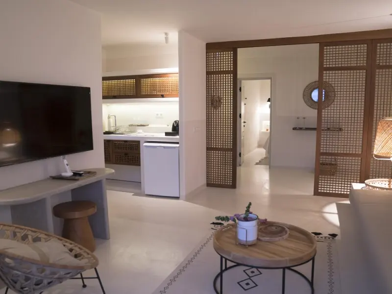 Pilos Suites 13