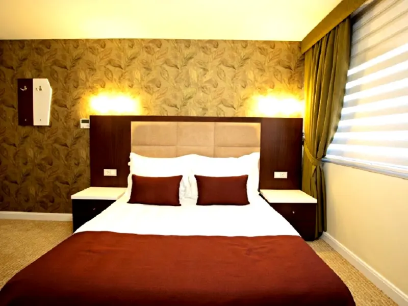 End Glory Hotel 13